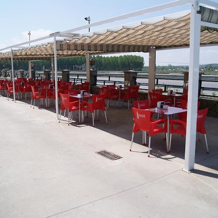 Hotel Alameda Alba De Tormes Bagian luar foto