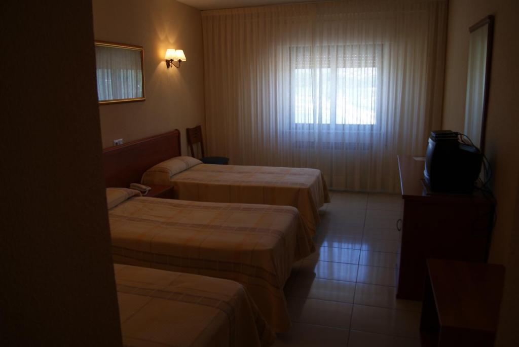 Hotel Alameda Alba De Tormes Ruang foto