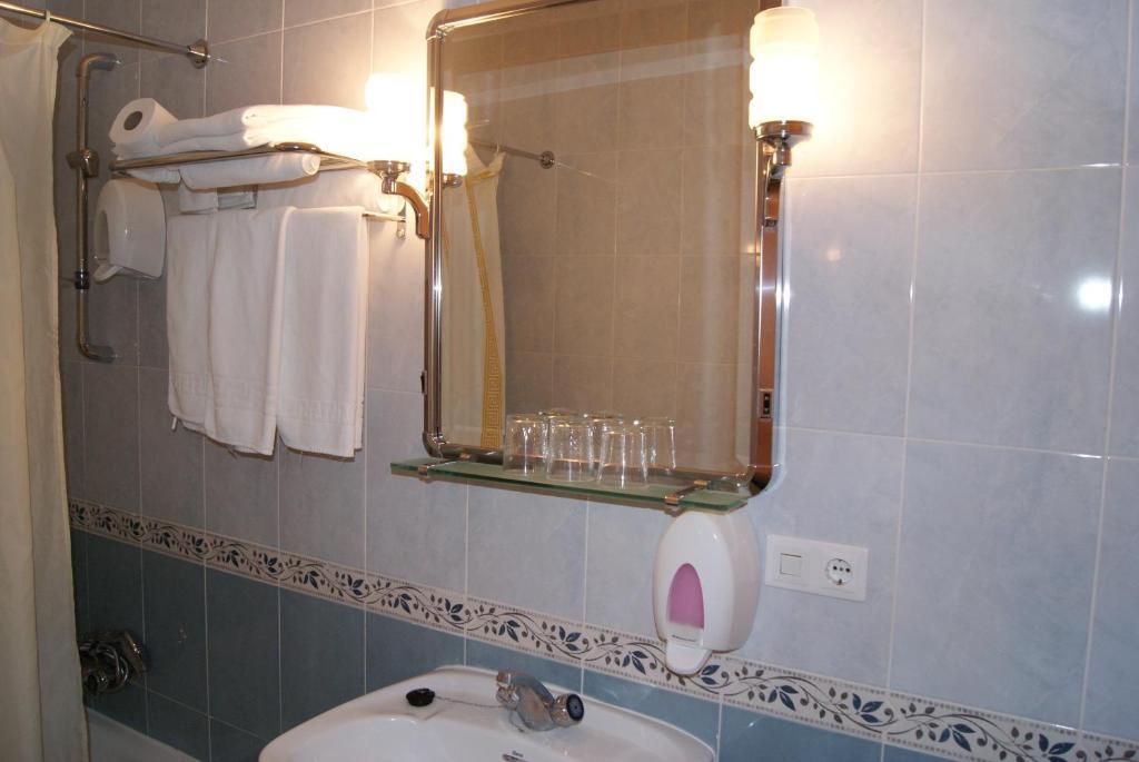 Hotel Alameda Alba De Tormes Ruang foto