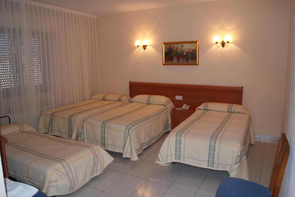 Hotel Alameda Alba De Tormes Ruang foto