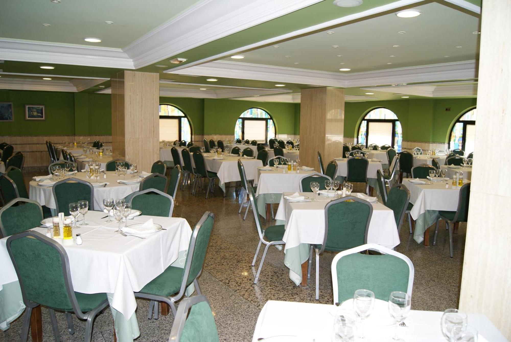 Hotel Alameda Alba De Tormes Bagian luar foto