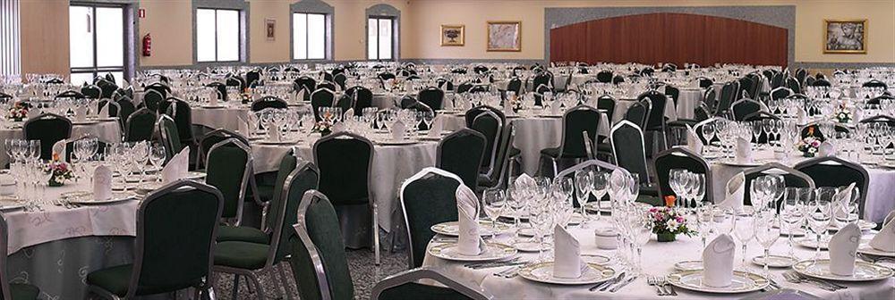 Hotel Alameda Alba De Tormes Bagian luar foto