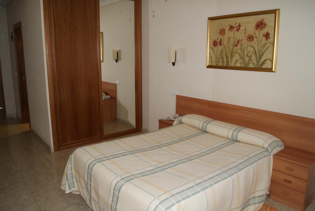Hotel Alameda Alba De Tormes Bagian luar foto